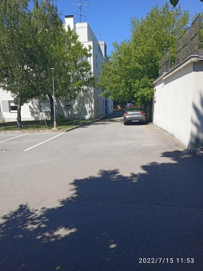 Le Phenix A Internet Haut Debit & Parking Dijon Kültér fotó