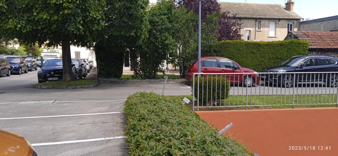 Le Phenix A Internet Haut Debit & Parking Dijon Kültér fotó