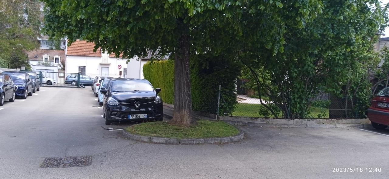 Le Phenix A Internet Haut Debit & Parking Dijon Kültér fotó